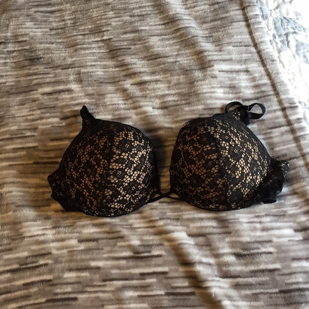 Victoria’s Secret very sexy plunge 36B